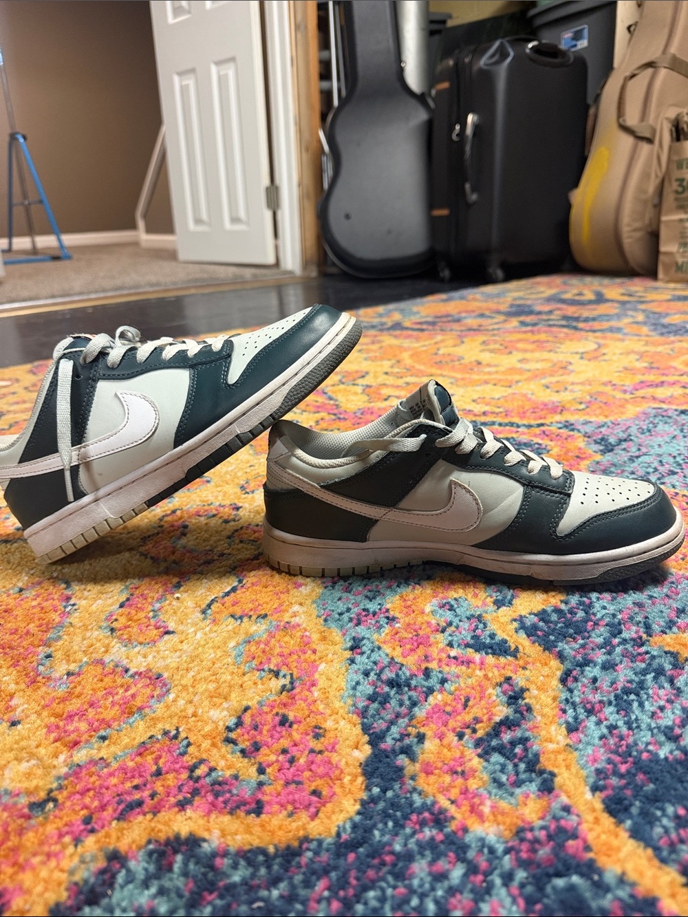 Nike Low-Top Sneakers in White and Dark Green dunks